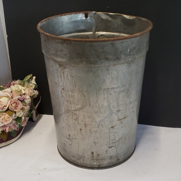 Vintage Accents Vintage Maple Sap Bucket Galvanized Metal Bucket